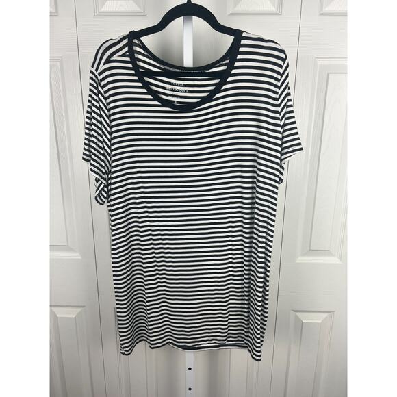 Torrid super soft knits round neck black white horizontal stripe t-shirt top 3X - Picture 3 of 5